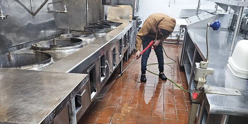 Yiu Restaurant’s Shine: Restaurant Cleaning Services